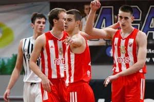 Sezona otvorena derbijem - Košarkaši Zvezde ubedljivi protiv Partizana!